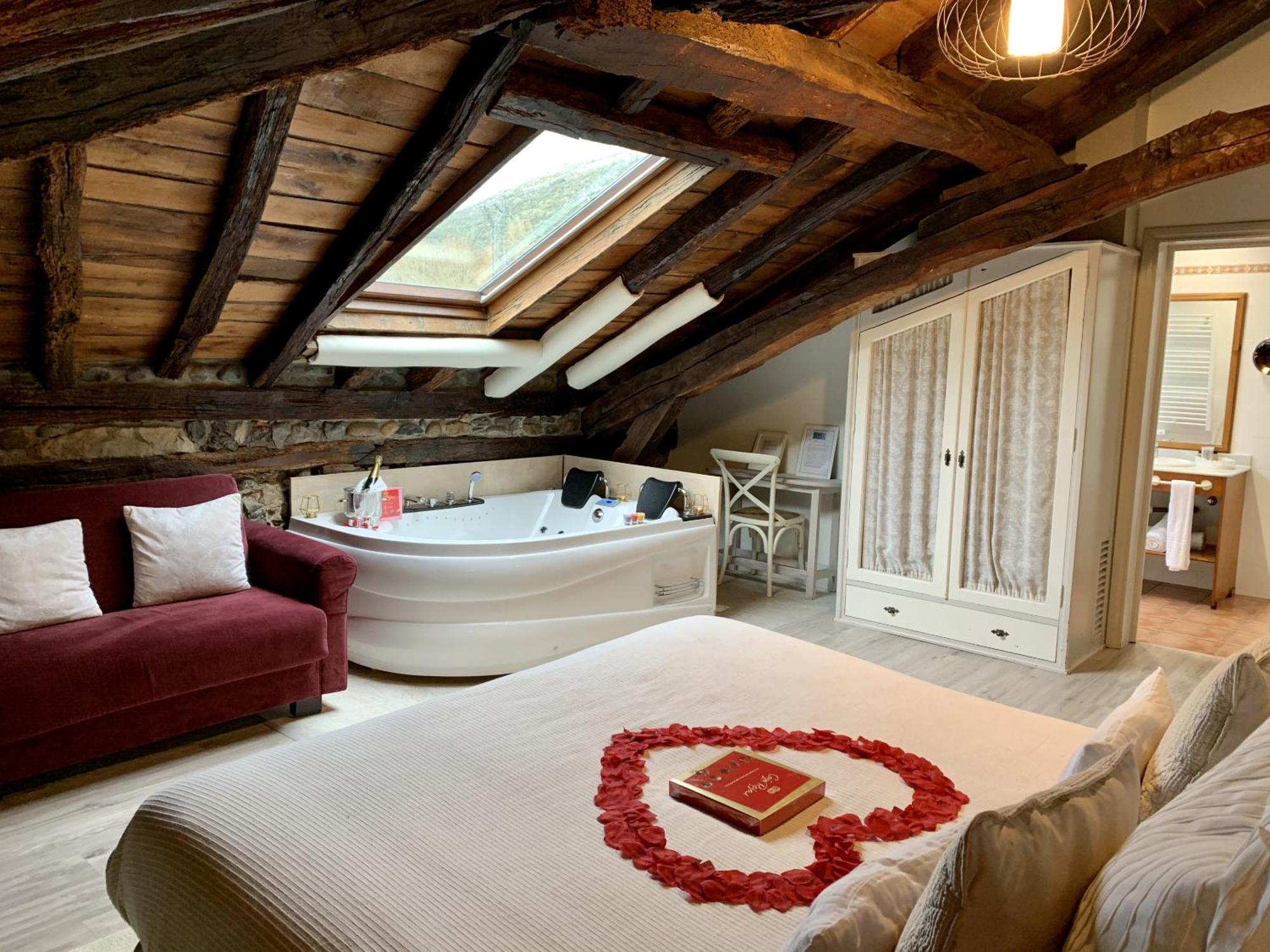 Akla Hotel Palacio Torre De Ruesga Calseca Bagian luar foto