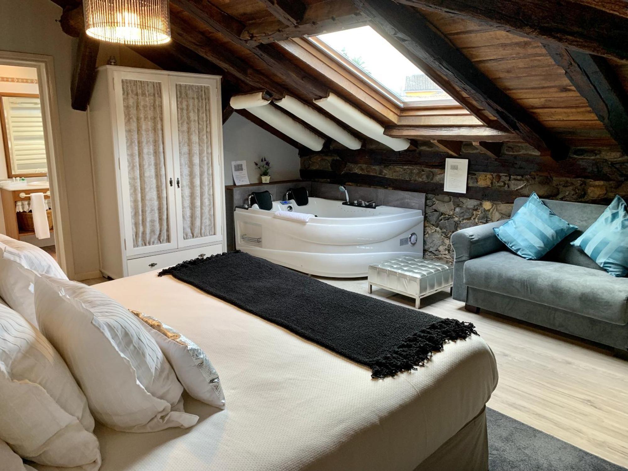 Akla Hotel Palacio Torre De Ruesga Calseca Bagian luar foto